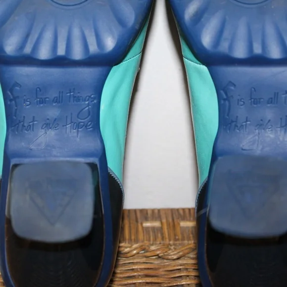 John Fluevog Teal & Navy Mary Jane Heels.  Sz. 10 - Picture 11 of 12